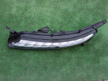 Laden Sie das Bild in den Galerie-Viewer, Frontscheinwerfer Mitsubishi Eclipse Cross EDM92205010 LED Links Headlight