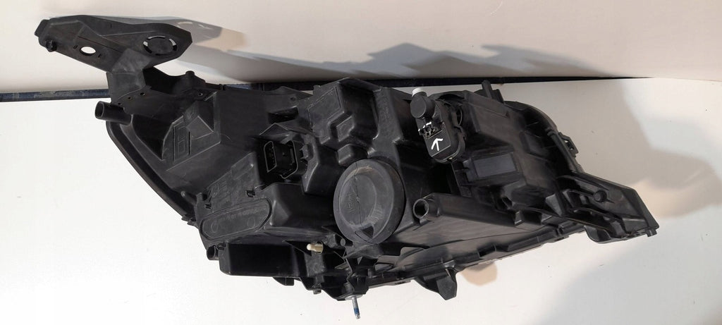 Frontscheinwerfer Peugeot 2008 II E219048 Ein Stück (Rechts oder Links)