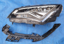 Laden Sie das Bild in den Galerie-Viewer, Frontscheinwerfer Seat Ateca 90117433C LED Links Scheinwerfer Headlight