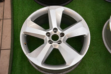 Load image into Gallery viewer, 1x Alufelge 19 Zoll 8.0&quot; 5x112 27ET Glanz Silber 8R0601025P Audi Rim Wheel