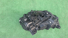 Laden Sie das Bild in den Galerie-Viewer, Frontscheinwerfer Audi A3 8V0941006E Xenon Rechts Scheinwerfer Headlight SCH6876151745cz