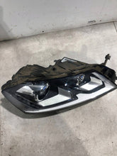 Laden Sie das Bild in den Galerie-Viewer, Frontscheinwerfer VW Passat B7 3AB941752 3AB941751 Xenon Rechts Headlight SCH7931869414md