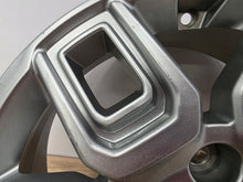 Laden Sie das Bild in den Galerie-Viewer, 1x Alufelge 17 Zoll 6.5&quot; 6x139.7 48ET 52910CG100 Hyundai Staria Rim Wheel