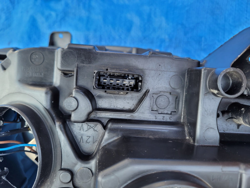Frontscheinwerfer Renault Clio III TL692916123 Ein Stück (Rechts oder Links) SCH8383784170jo