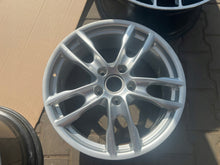 Laden Sie das Bild in den Galerie-Viewer, 1x Alufelge 19 Zoll 8.0&quot; 5x130 45ET 98136214002 Porsche Cayman Rim Wheel