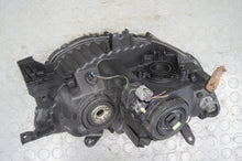 Laden Sie das Bild in den Galerie-Viewer, Frontscheinwerfer Mitsubishi L200 Ein Satz Scheinwerfer Headlight