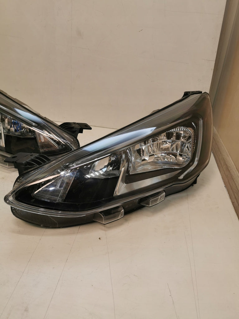 Frontscheinwerfer Ford Focus MX7B-13E014-CC Full LED Rechts oder Links