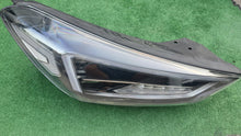 Laden Sie das Bild in den Galerie-Viewer, Frontscheinwerfer Hyundai III 92102D7700 Rechts Scheinwerfer Headlight