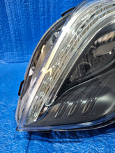 Laden Sie das Bild in den Galerie-Viewer, Frontscheinwerfer Mercedes-Benz W204 A2048201539 Xenon Links Headlight SCH3095343085jk