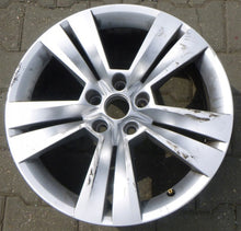 Laden Sie das Bild in den Galerie-Viewer, 1x Alufelge 18 Zoll 7.0" 5x112 45ET Glanz Silber 57A601025 Skoda Kodiaq FEL9227766101dg