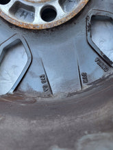 Laden Sie das Bild in den Galerie-Viewer, 1x Alufelge 15 Zoll 6.0" 5x108 46ET Matt Silber 31255812 Volvo Rim Wheel FEL8461485858dm