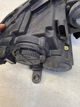 Laden Sie das Bild in den Galerie-Viewer, Frontscheinwerfer VW Passat B7 3AB941005 Links Scheinwerfer Headlight SCH6773140490ov