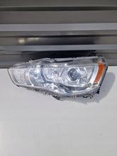 Laden Sie das Bild in den Galerie-Viewer, Frontscheinwerfer Mitsubishi Outlander II Links Scheinwerfer Headlight