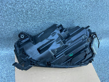 Laden Sie das Bild in den Galerie-Viewer, Frontscheinwerfer Skoda Octavia IV 5E4941016B Rechts Scheinwerfer Headlight SCH4960394001id
