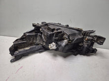 Laden Sie das Bild in den Galerie-Viewer, Frontscheinwerfer Toyota Hilux VIII Rechts Scheinwerfer Headlight SCH8783538603dr