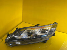 Laden Sie das Bild in den Galerie-Viewer, Frontscheinwerfer Mitsubishi Eclipse Cross I 8301D071 LED Links Headlight SCH7434807105aw