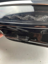 Laden Sie das Bild in den Galerie-Viewer, Frontscheinwerfer VW Tiguan Allspace 5NN941081C Ein Stück (Rechts oder Links) SCH5893703104vs