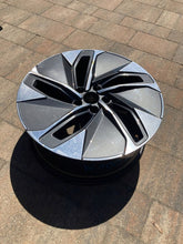 Laden Sie das Bild in den Galerie-Viewer, 1x Alufelge 19 Zoll 5x112 11A601025M VW Id.4 Rim Wheel FEL6770625495fb