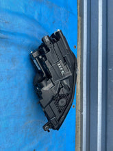Laden Sie das Bild in den Galerie-Viewer, Frontscheinwerfer VW Caddy 2K1941006A Rechts Scheinwerfer Headlight SCH4879770903kc