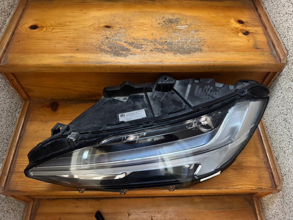 Frontscheinwerfer Volvo S90 C30 V90 32228316 LED Links Scheinwerfer Headlight