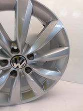 Laden Sie das Bild in den Galerie-Viewer, 1x Alufelge 17 Zoll 7.0" 5x112 43ET Glanz Silber 5N0601025AH VW Passat Tiguan FEL6196188505yg