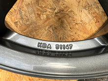 Laden Sie das Bild in den Galerie-Viewer, 1x Alufelge 17 Zoll 7.5" 5x112 52ET Glanz Grau KBA51147 Rim Wheel FEL3633951506qn