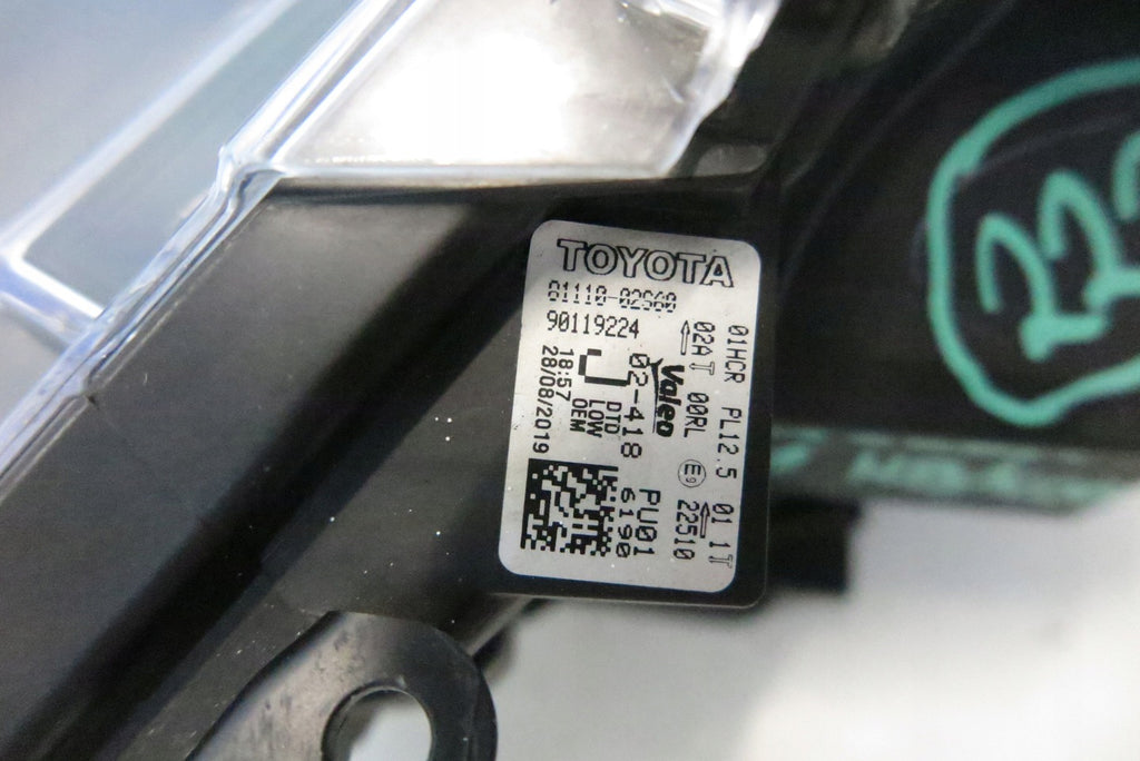 Frontscheinwerfer Toyota Corolla Hatchback 81110-02S60 LED Rechts oder Links