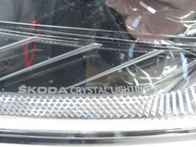 Laden Sie das Bild in den Galerie-Viewer, Frontscheinwerfer Skoda Octavia IV 5E4941015A LE18A6419 Full LED Links Headlight SCH9121627145za