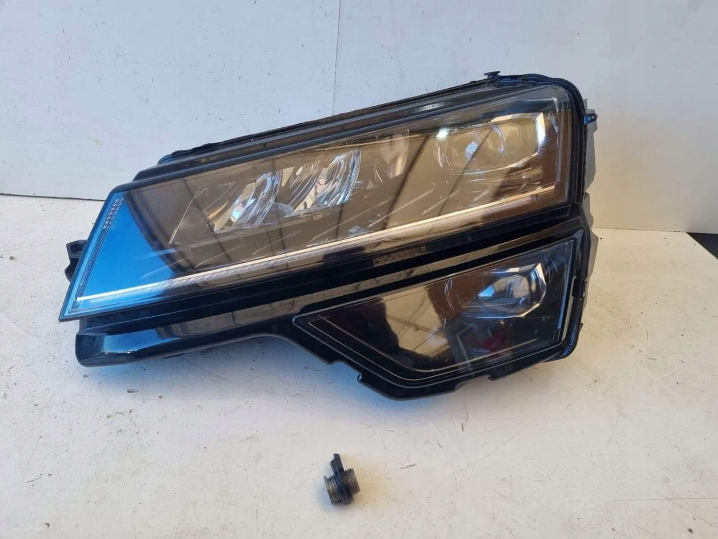 Frontscheinwerfer Skoda Karoq 57B941015D Links Scheinwerfer Headlight SCH7009673308lo