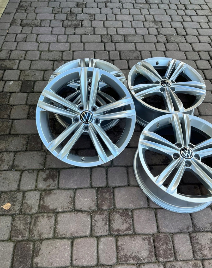 4x Alufelge 18 Zoll 7.0" 5x112 43ET Glanz Silber VW Tiguan Rim Wheel FEL1973364472lx