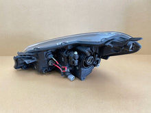 Load image into Gallery viewer, Frontscheinwerfer Toyota Yaris Rechts Scheinwerfer Headlight