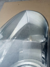 Load image into Gallery viewer, Frontscheinwerfer Audi A4 B7 8E0941003 Xenon Links Scheinwerfer Headlight SCH6639956902oi