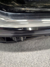 Laden Sie das Bild in den Galerie-Viewer, Frontscheinwerfer Renault Captur II 260104525R LED Rechts Scheinwerfer Headlight SCH8320837320be
