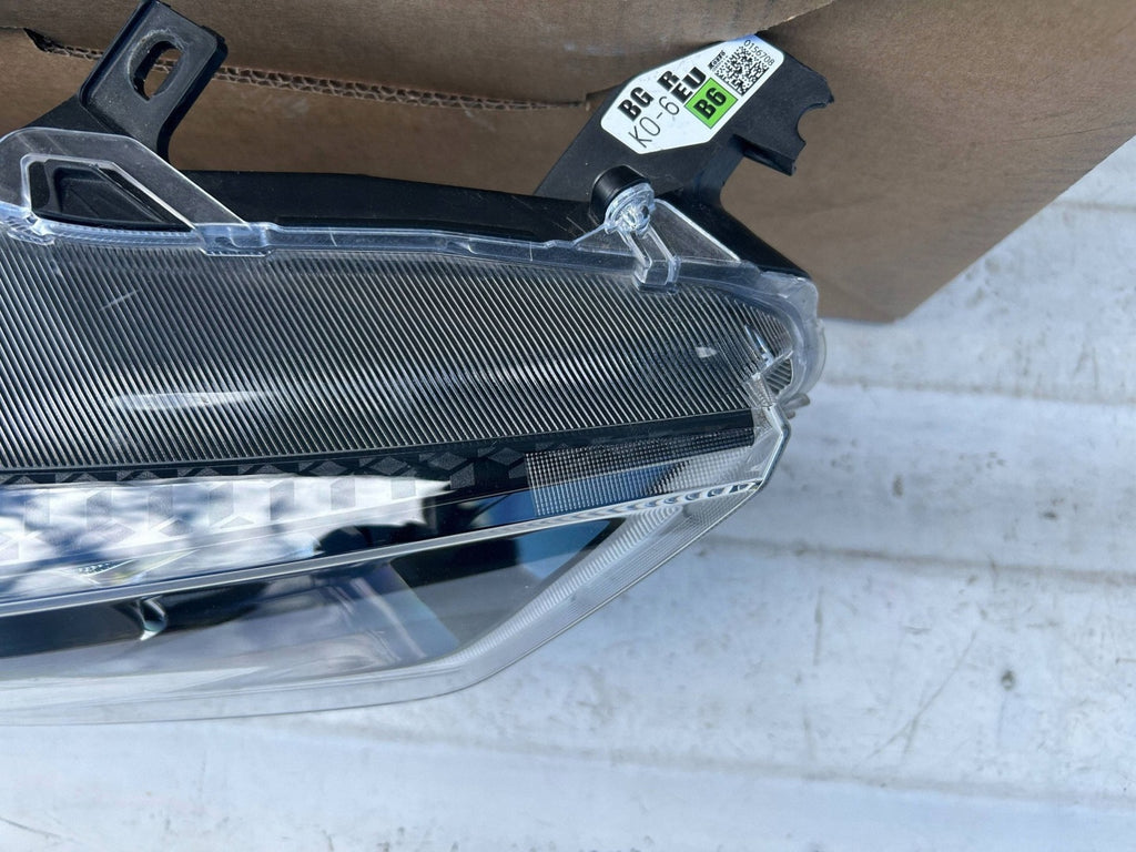 Frontscheinwerfer Toyota Yaris 81130K0060 Rechts Scheinwerfer Headlight SCH5231370193ii