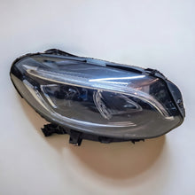 Laden Sie das Bild in den Galerie-Viewer, Frontscheinwerfer Mercedes-Benz A2469067001 LED Rechts Scheinwerfer Headlight