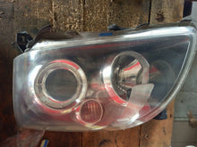 Laden Sie das Bild in den Galerie-Viewer, Frontscheinwerfer Toyota Avensis Ein Stück (Rechts oder Links) Headlight SCH5410036950vc