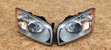 Laden Sie das Bild in den Galerie-Viewer, Frontscheinwerfer Dodge Caliber 10S2710 Ein Stück (Rechts oder Links) Headlight