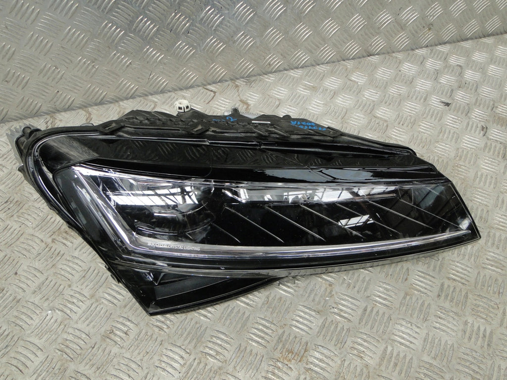 Frontscheinwerfer Skoda Superb III 3V1941016 Rechts Scheinwerfer Headlight SCH4338603852hj