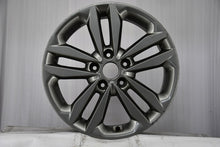 Laden Sie das Bild in den Galerie-Viewer, 1x Alufelge 17 Zoll 7.0" 5x114.3 53ET Glanz Silber 52910A5800 Hyundai I FEL5966692751cs