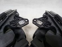 Laden Sie das Bild in den Galerie-Viewer, Frontscheinwerfer Mercedes-Benz W176 A1768200661 Ein Satz Scheinwerfer Headlight SCH6072250881zg