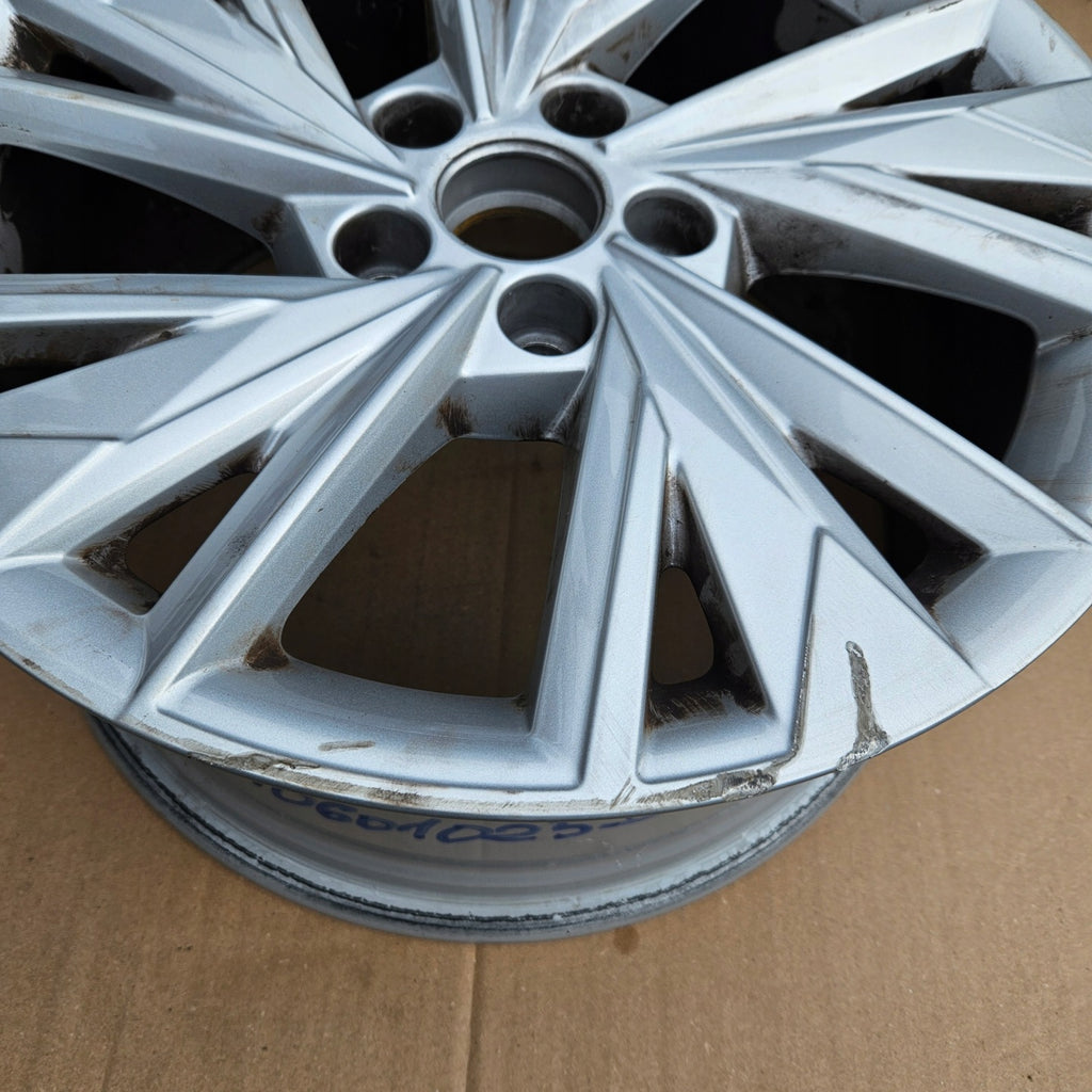 1x Alufelge 17 Zoll 8.0" 5x112 46ET Glanz Silber 8Y0601025D Audi A3 Rim Wheel FEL2561361556ew