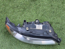 Laden Sie das Bild in den Galerie-Viewer, Frontscheinwerfer Volvo V70 S60 30698847 Xenon Rechts Scheinwerfer Headlight SCH2132589185ks
