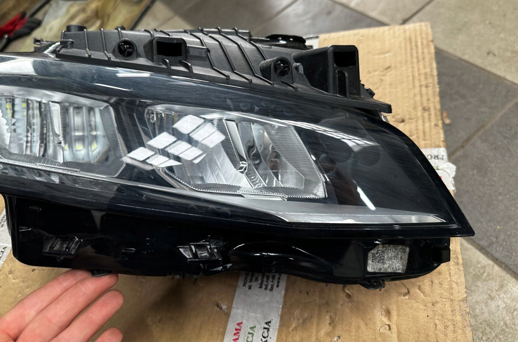 Frontscheinwerfer Peugeot 308 III 98516735 LED Rechts Scheinwerfer Headlight SCH9863858381pv