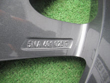 Laden Sie das Bild in den Galerie-Viewer, 1x Alufelge 17 Zoll 7.0&quot; 5x112 40ET Glanz Grau 5NA601025P Mg Tiguan Rim Wheel