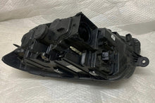 Laden Sie das Bild in den Galerie-Viewer, Frontscheinwerfer VW Transporter 7E1941036 LED Rechts Scheinwerfer Headlight