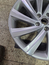 Load image into Gallery viewer, 1x Alufelge 18 Zoll 7.5" 5x112 48ET 5E3601025H Skoda Octavia Iv Rim Wheel FEL1290655762at