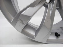 Load image into Gallery viewer, 1x Alufelge 17 Zoll 7.0&quot; 5x112 45ET Glanz Silber 2GA601025A VW T-Roc Rim Wheel