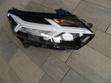 Laden Sie das Bild in den Galerie-Viewer, Frontscheinwerfer Dacia Sandero III Logan Jogger 260107920R LED Rechts Headlight