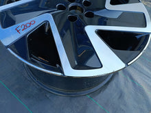 Laden Sie das Bild in den Galerie-Viewer, 1x Alufelge 20 Zoll 10.0&quot; 5x112 58ET 1T3601025E VW Rim Wheel