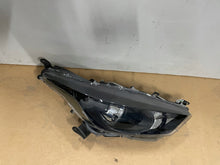 Laden Sie das Bild in den Galerie-Viewer, Frontscheinwerfer Toyota 4 Yaris K0-6EU Rechts Scheinwerfer Headlight